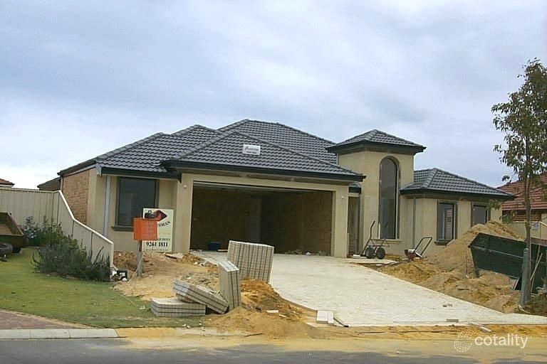 28 Roxburgh Cir, Kinross, WA 6028