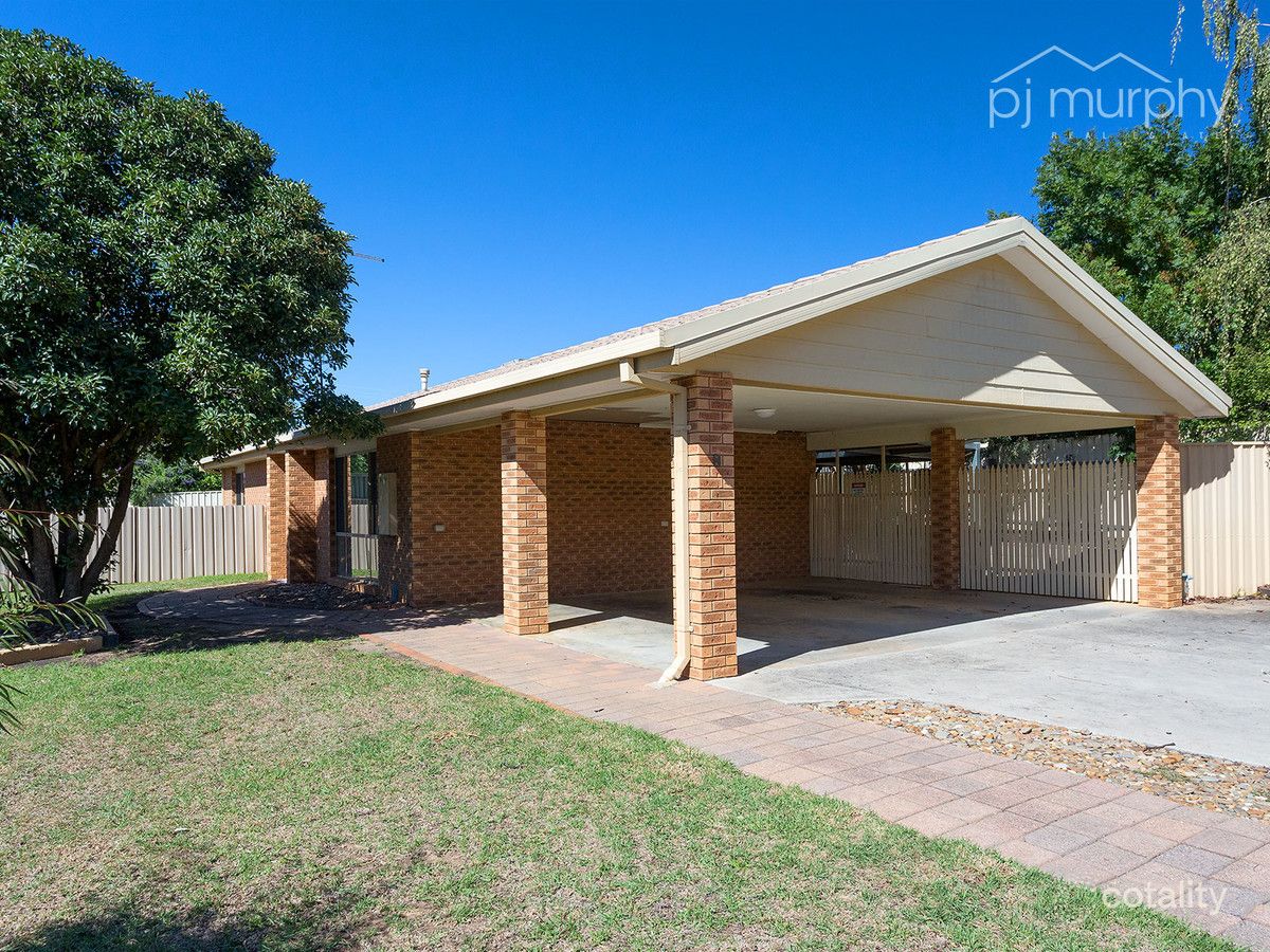 8 Thrush Ct, West Wodonga, VIC 3690