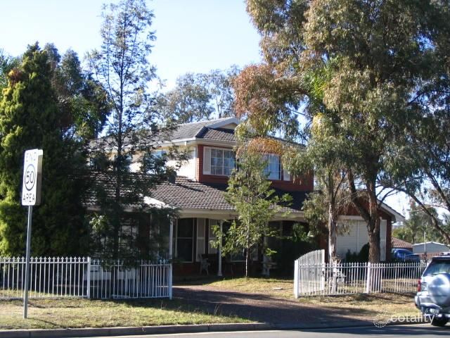 63 Coonawarra Dr, St Clair, NSW 2759