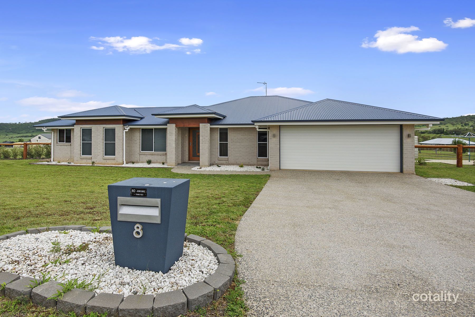 8 Massey St, Kingsthorpe, QLD 4400