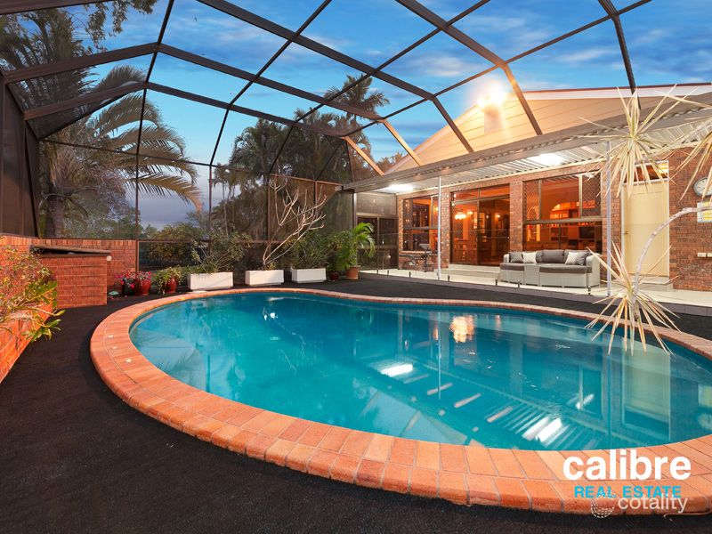 8 Photinia Pl, Bellbowrie, QLD 4070