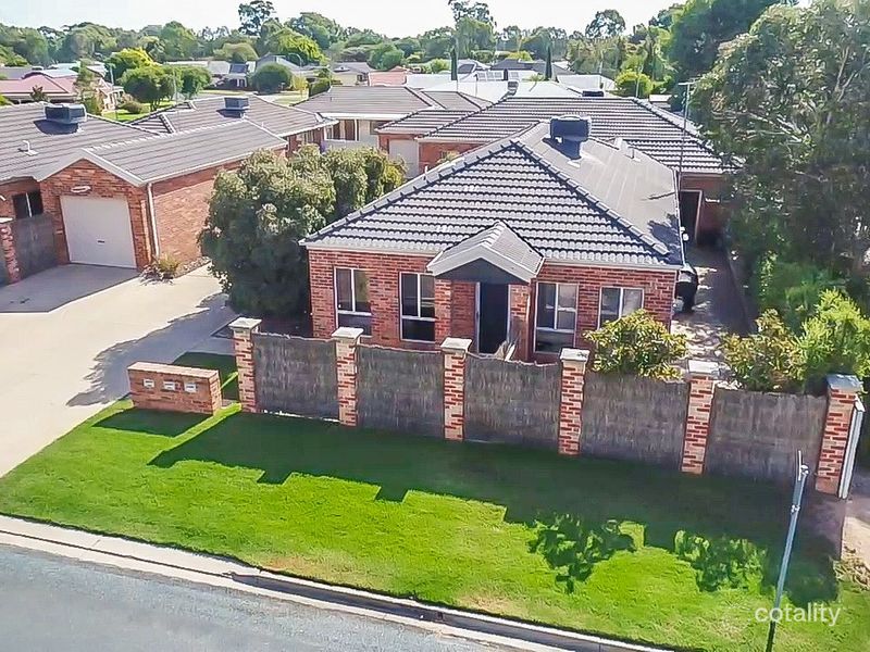 2 Lawson Dr, Moama, NSW 2731