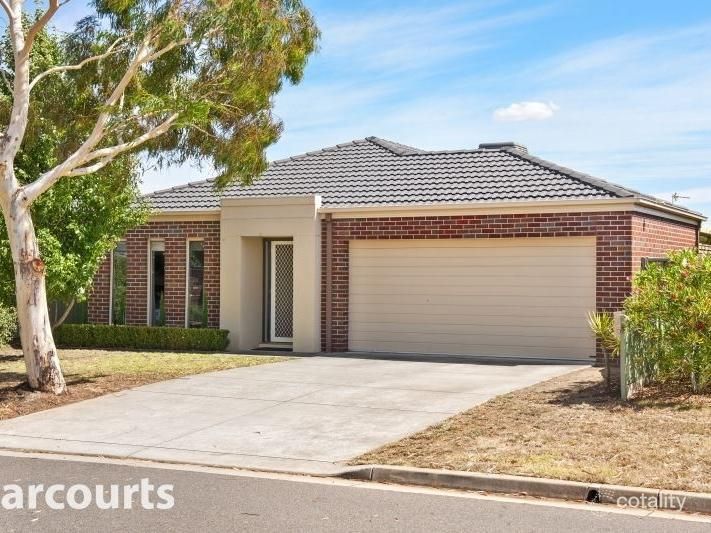 8 Megan St, Miners Rest, VIC 3352