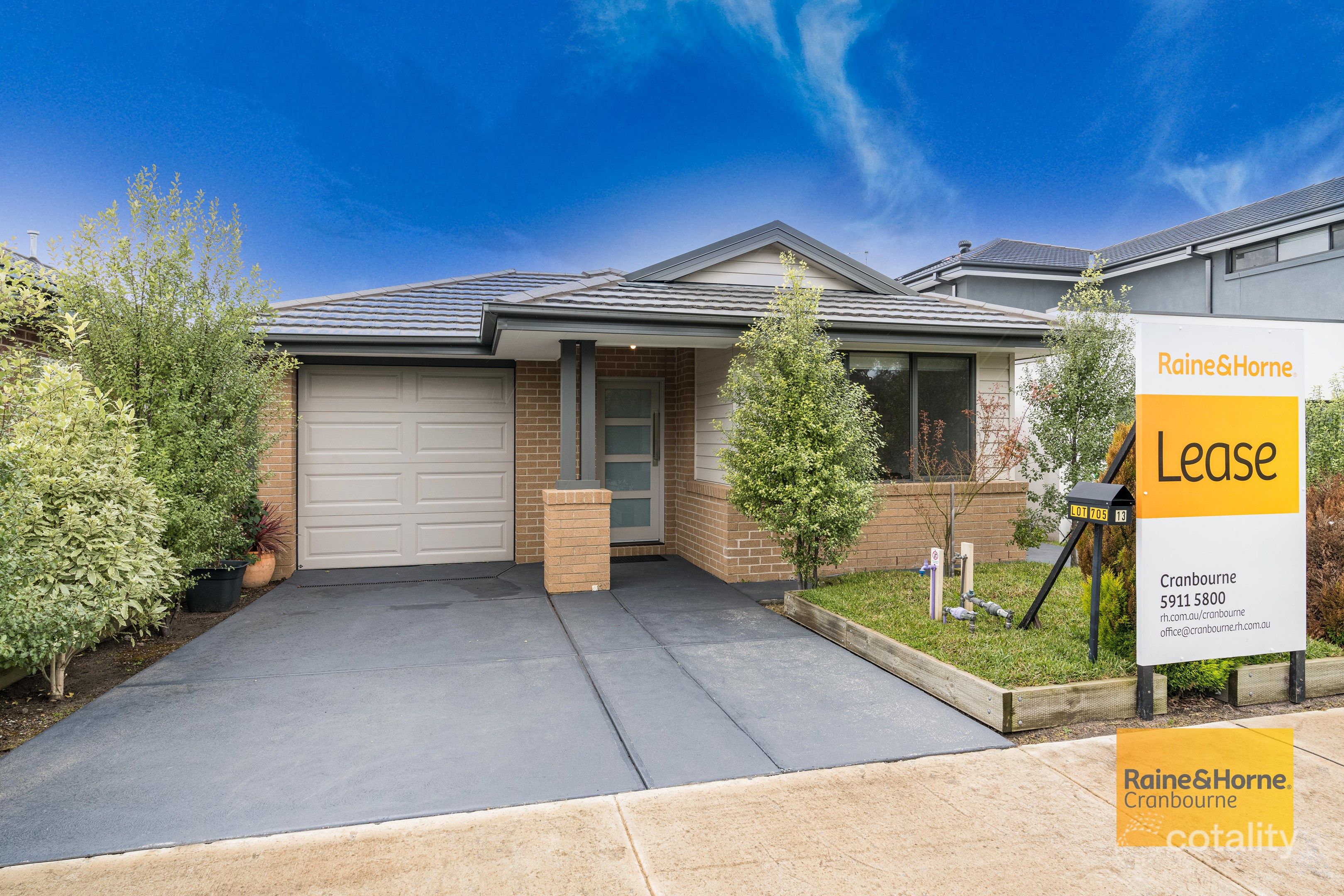 13 Heathland Cct, Cranbourne East, VIC 3977