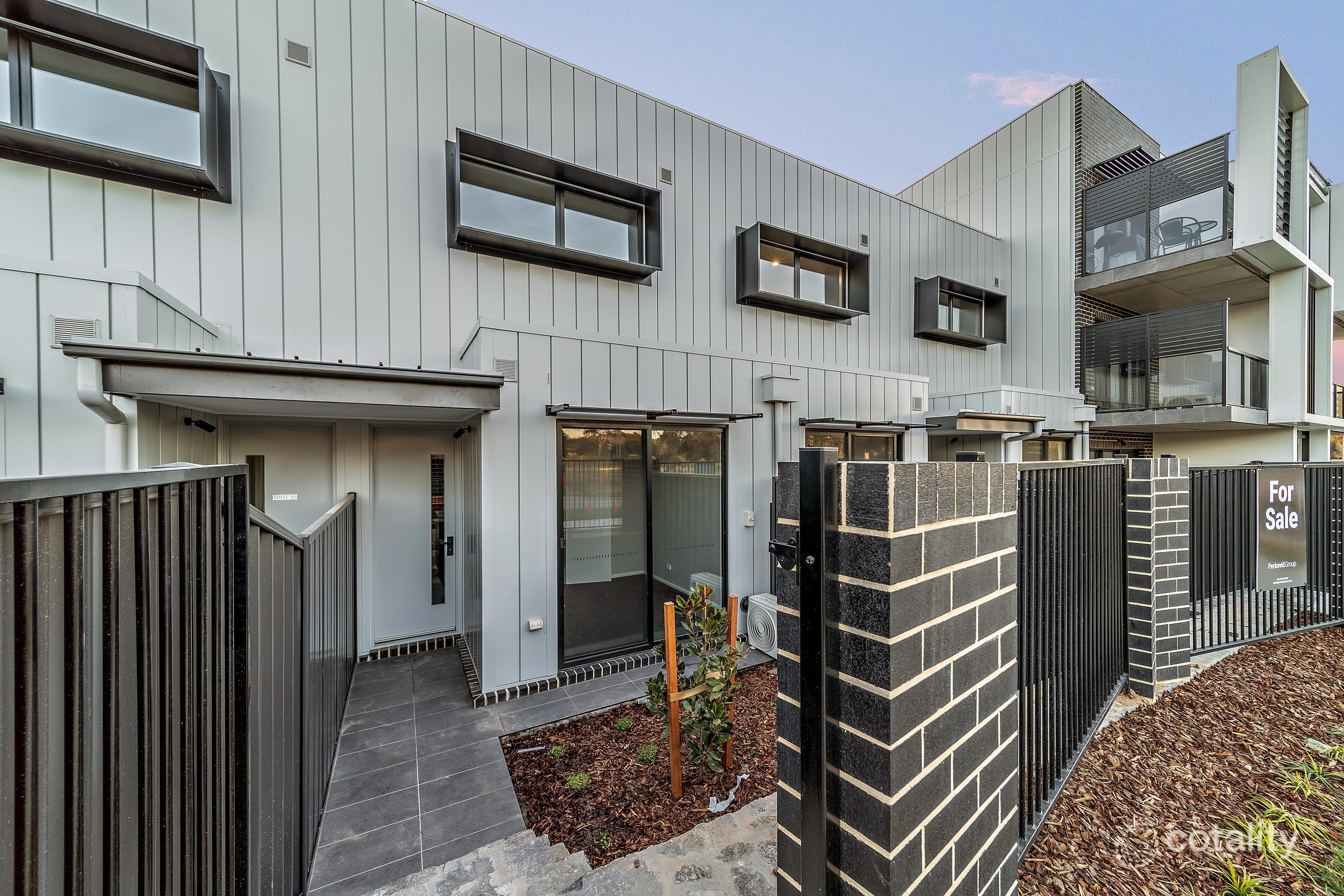 11/6 Ellison Harvie Cl, Greenway, ACT 2900