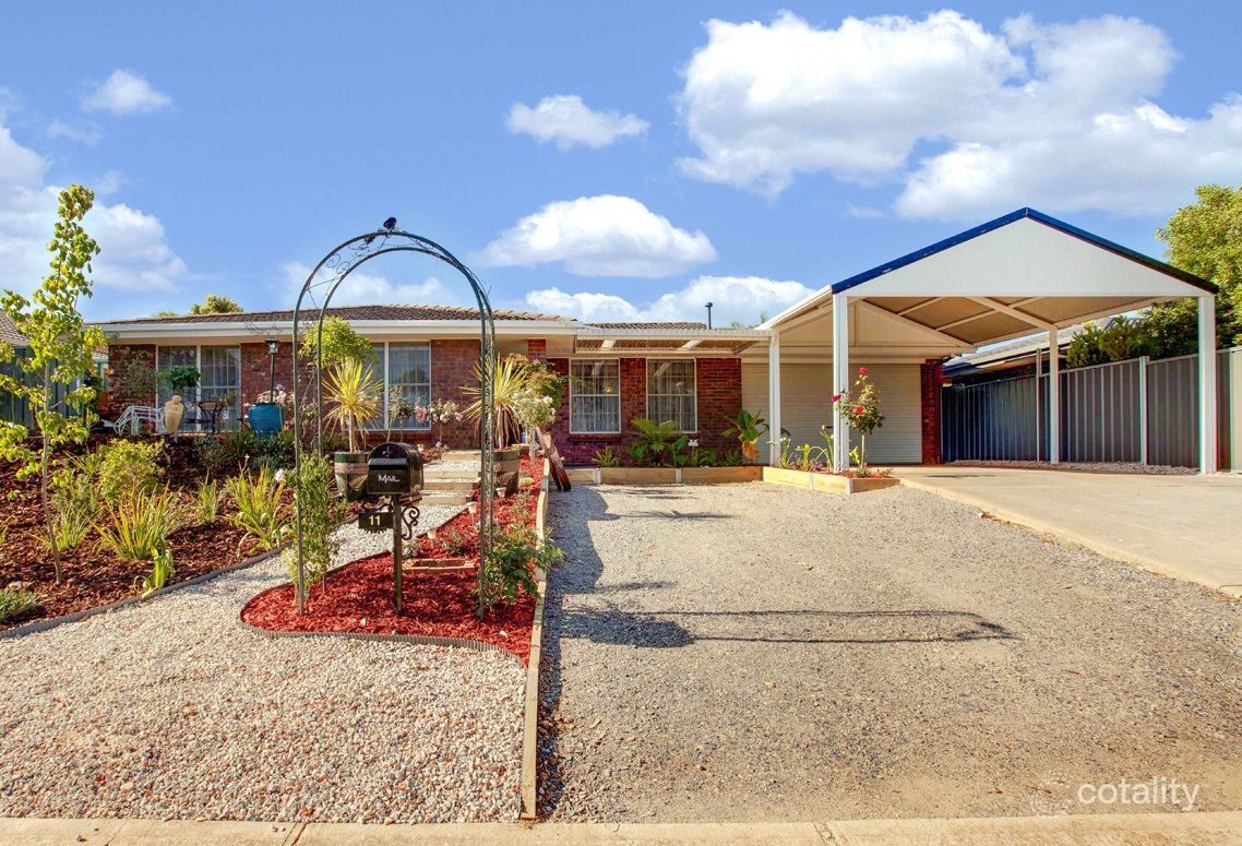 11 Dennis St, Happy Valley, SA 5159
