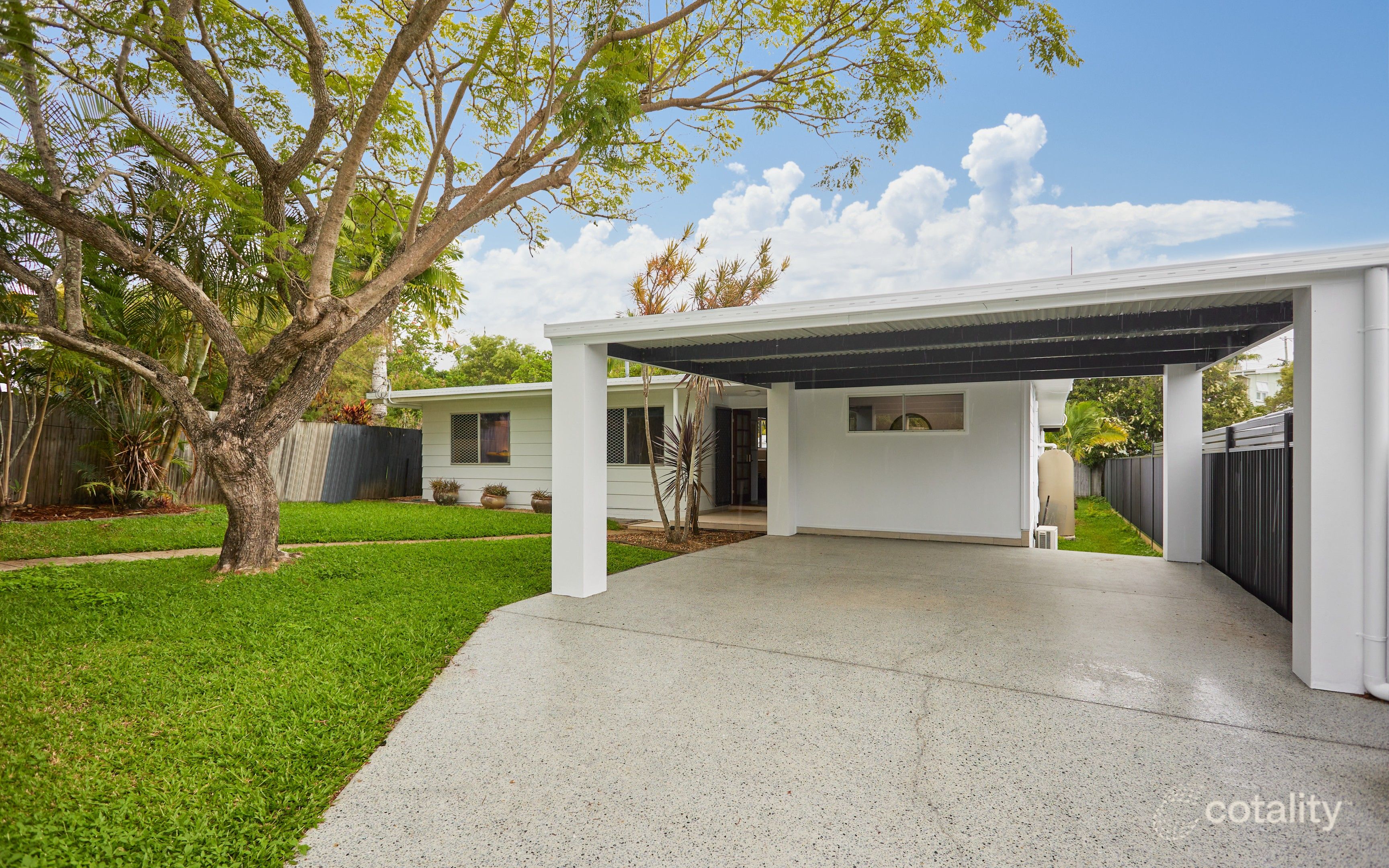 14 Elaine St, Southport, QLD 4215