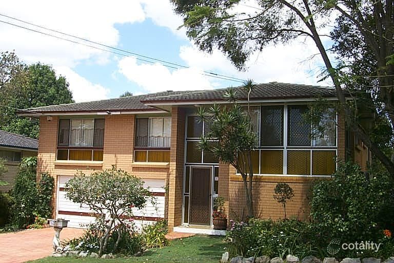 13 Dolphin St, Macgregor, QLD 4109