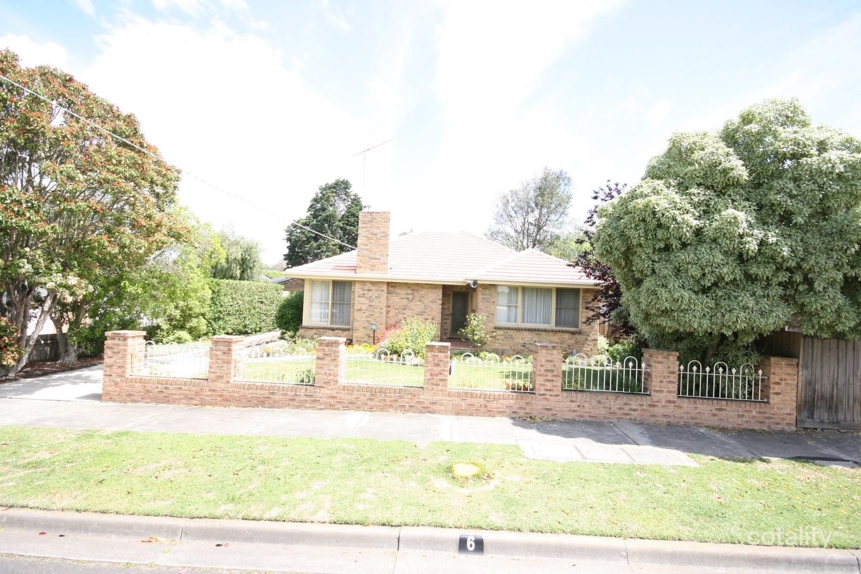 6 Larcombe St, Highton, VIC 3216