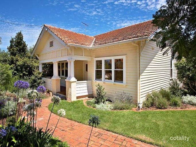 13 Amiens St, Hampton, VIC 3188