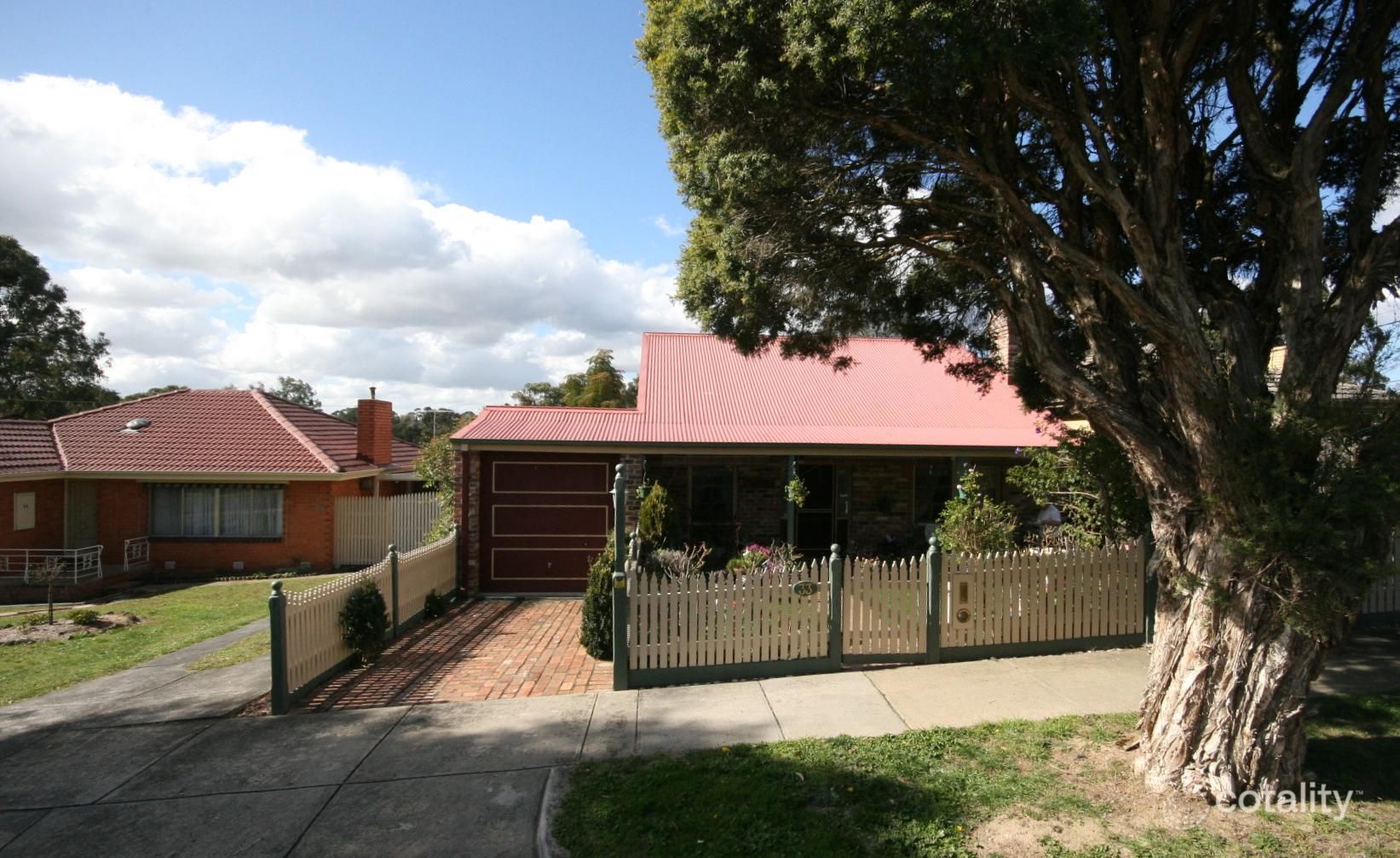33 Macey St, Croydon South, VIC 3136