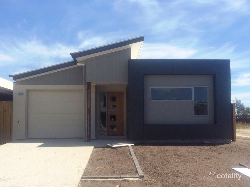 21 Hideaway St, Birtinya, QLD 4575