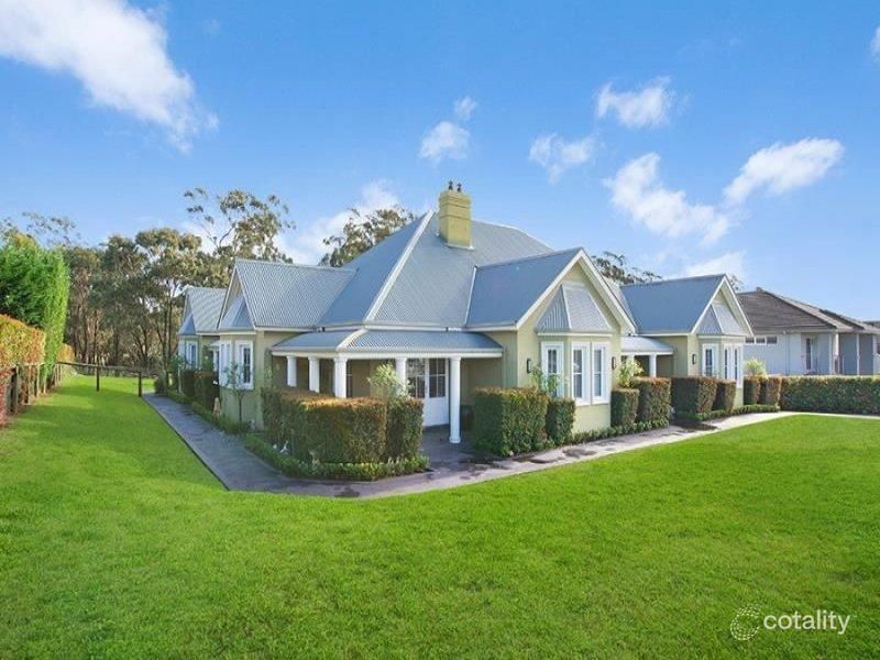 9 Domenics Pl, Grasmere, NSW 2570