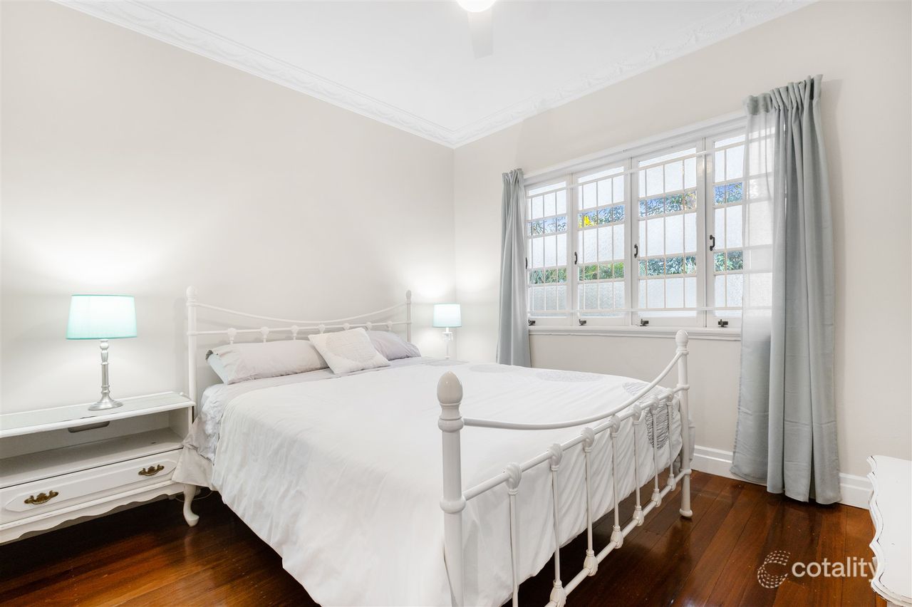 22 Andrew Ave, Tarragindi, QLD 4121