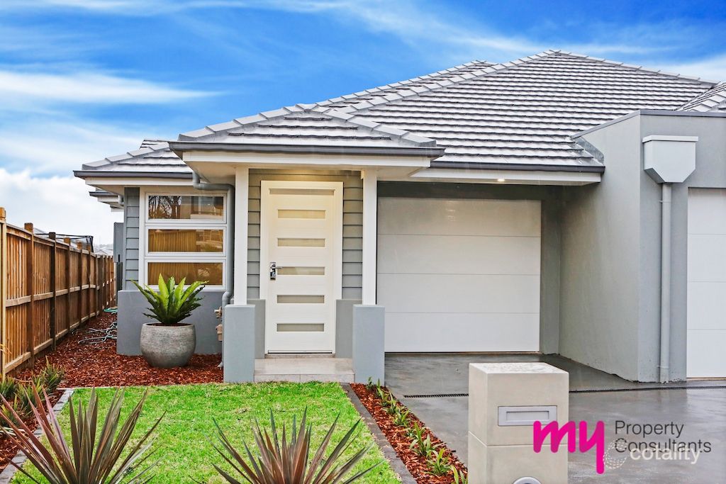 66b Thorpe Cct, Oran Park, NSW 2570