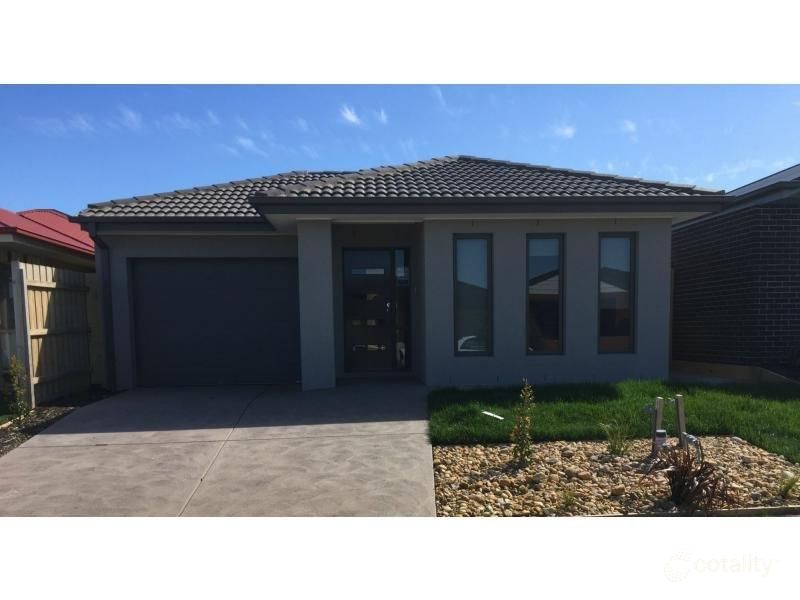 5 Spinebill Ct, Pakenham, VIC 3810