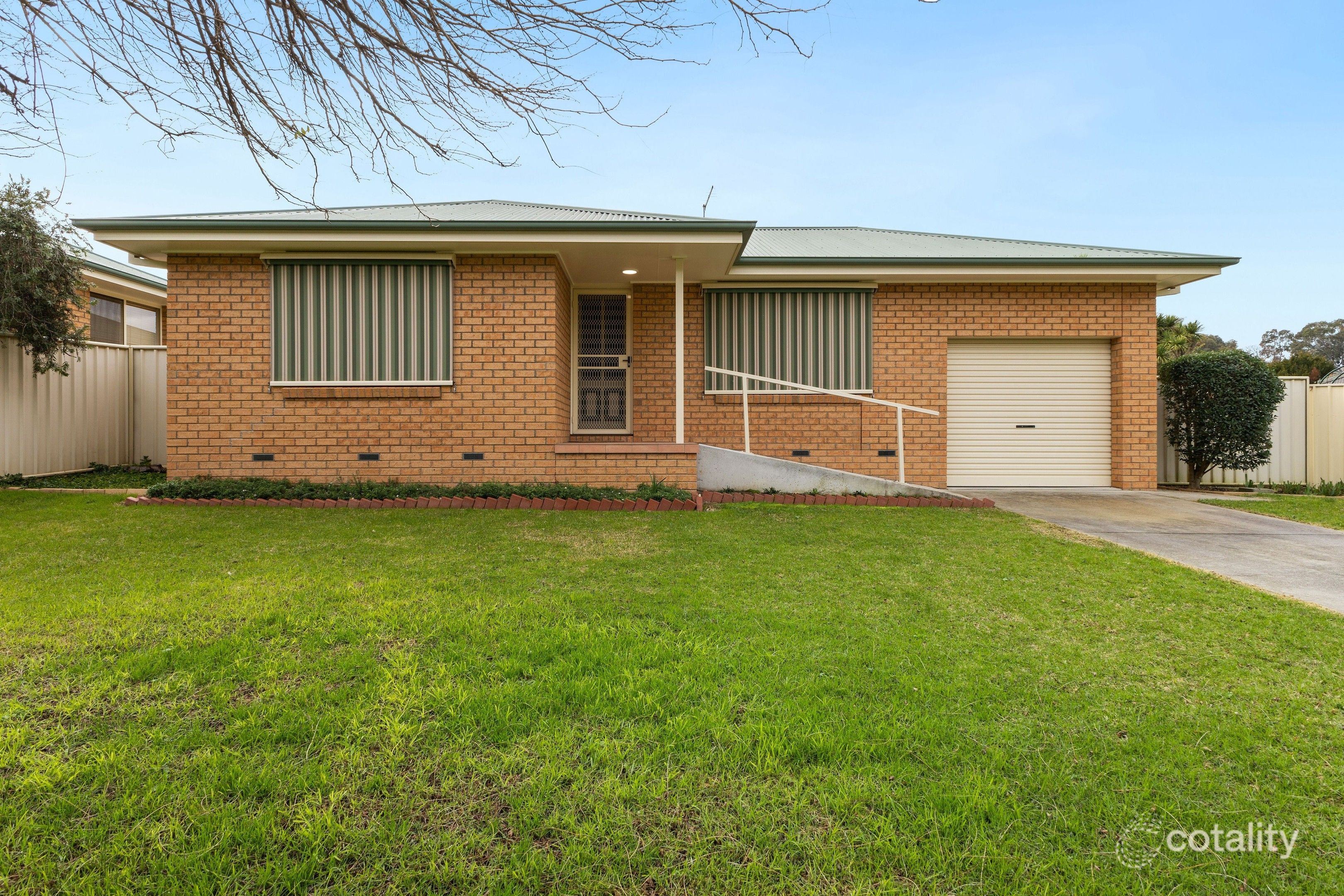 2/30 Meyer Pl, Thurgoona, NSW 2640