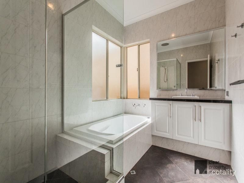 16b Dermer Rd, Beaconsfield, WA 6162