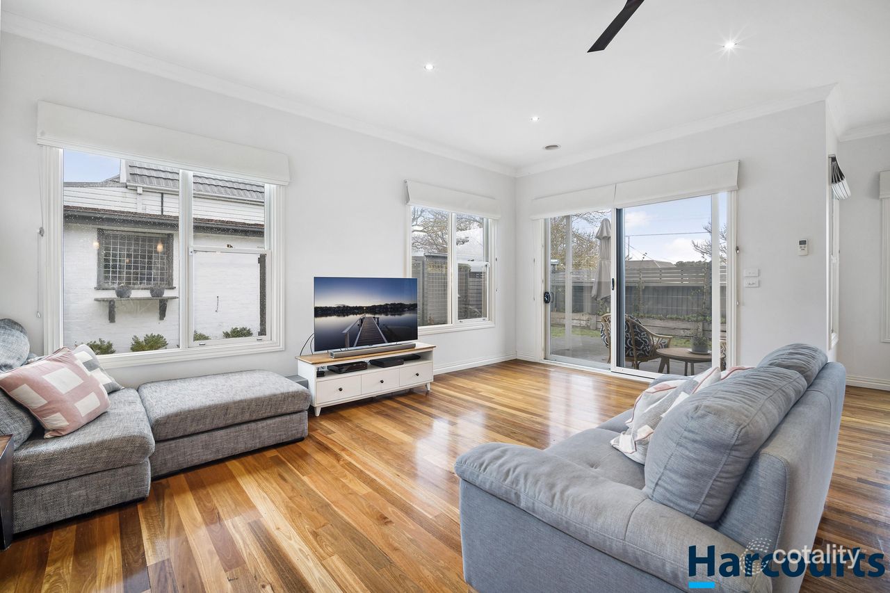 102 Macarthur St, Soldiers Hill, VIC 3350