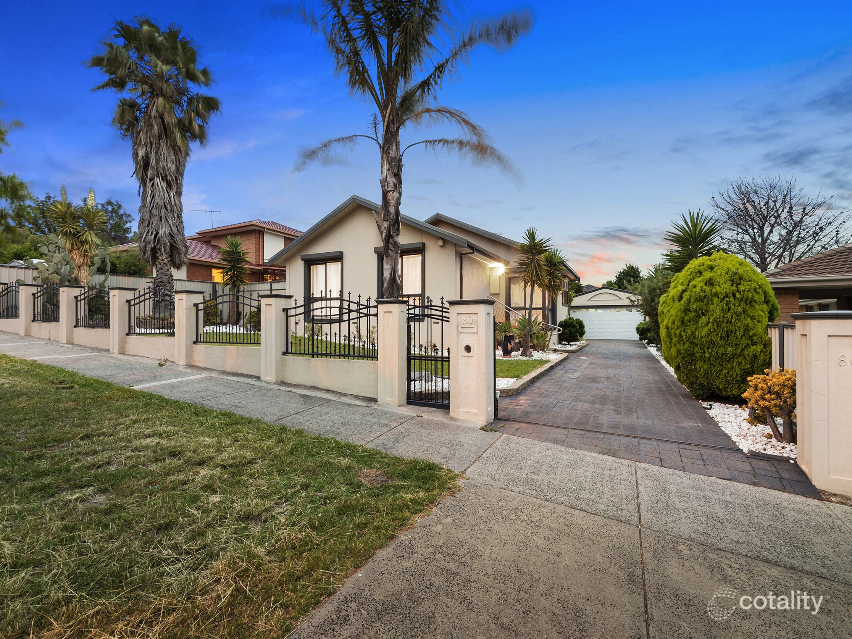 80 Gleneagles Dr, Endeavour Hills, VIC 3802