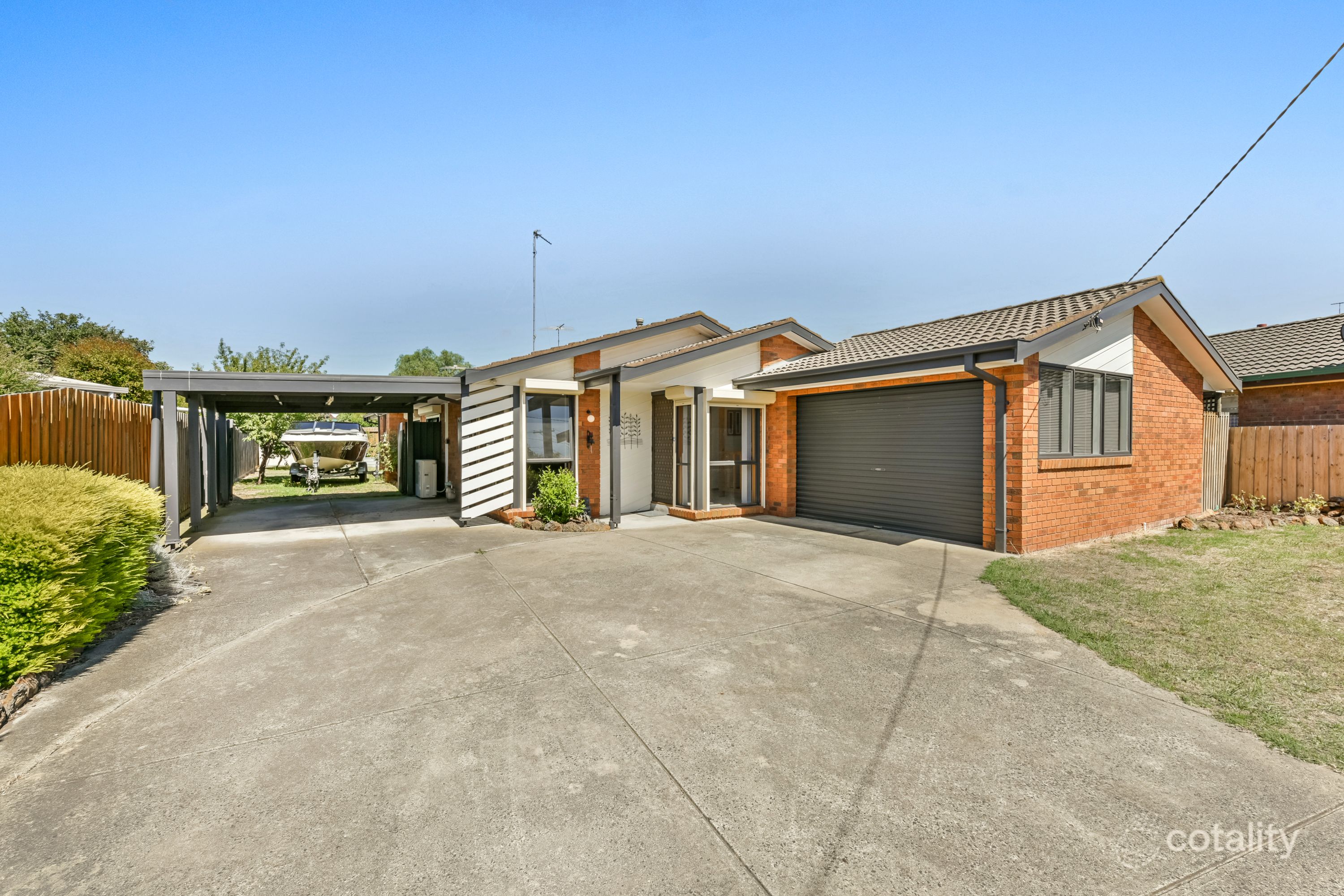 6 Monash Ct, Whittington, VIC 3219