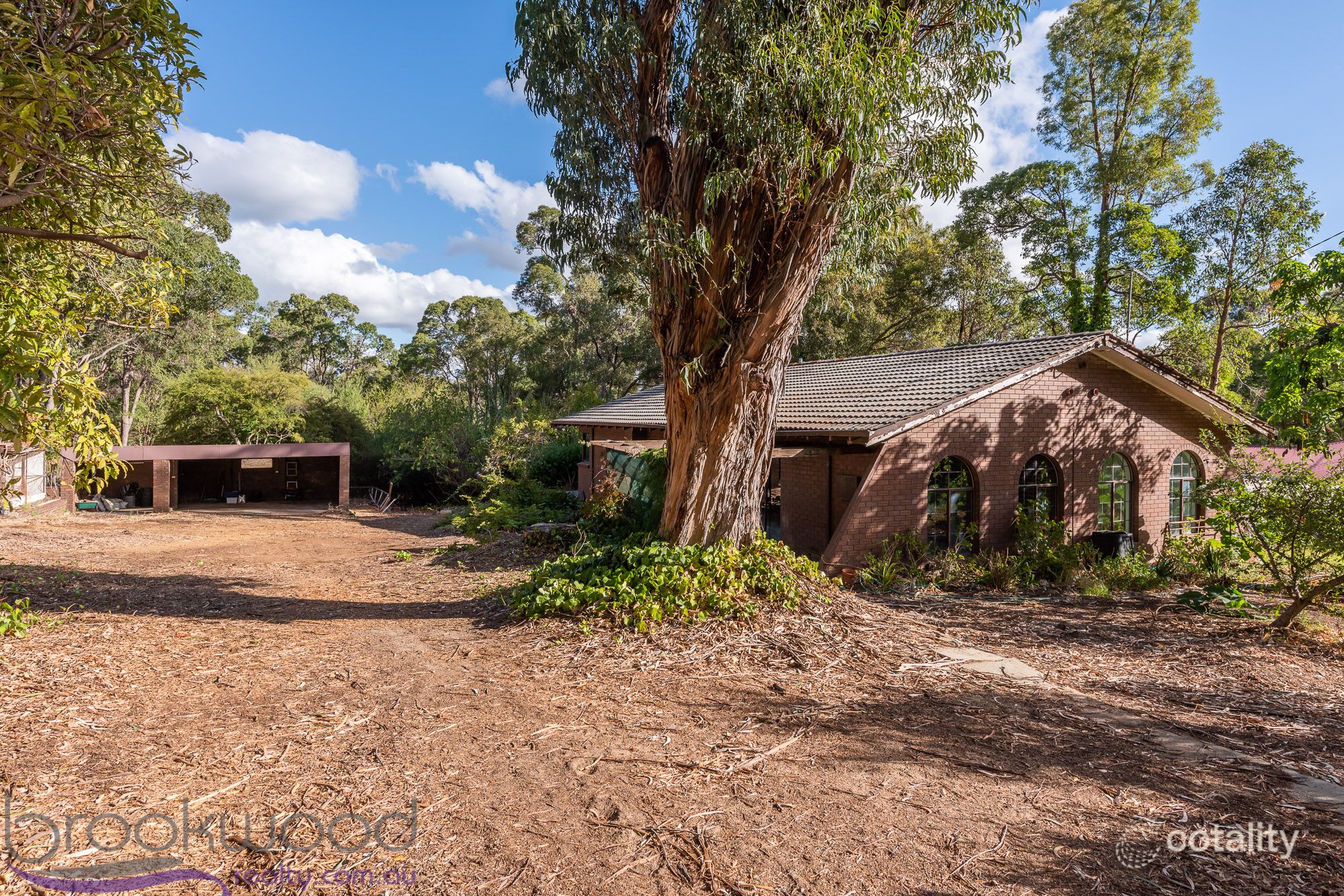 235 Hillcrest Rd, Mundaring, WA 6073
