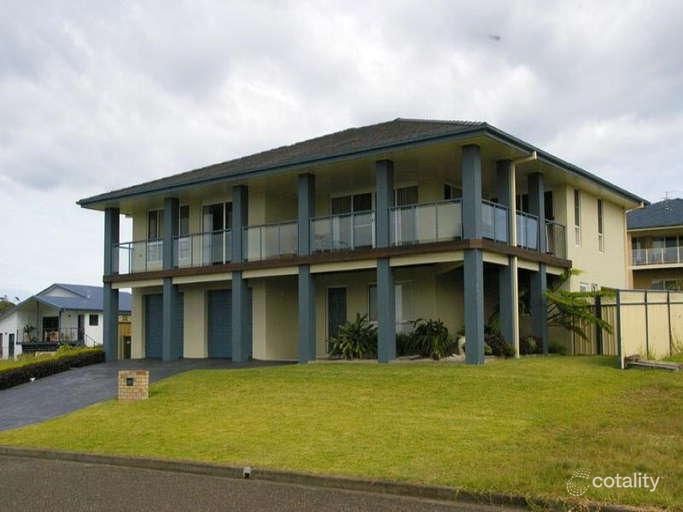 38 Sapphire Pde, Diamond Beach, NSW 2430