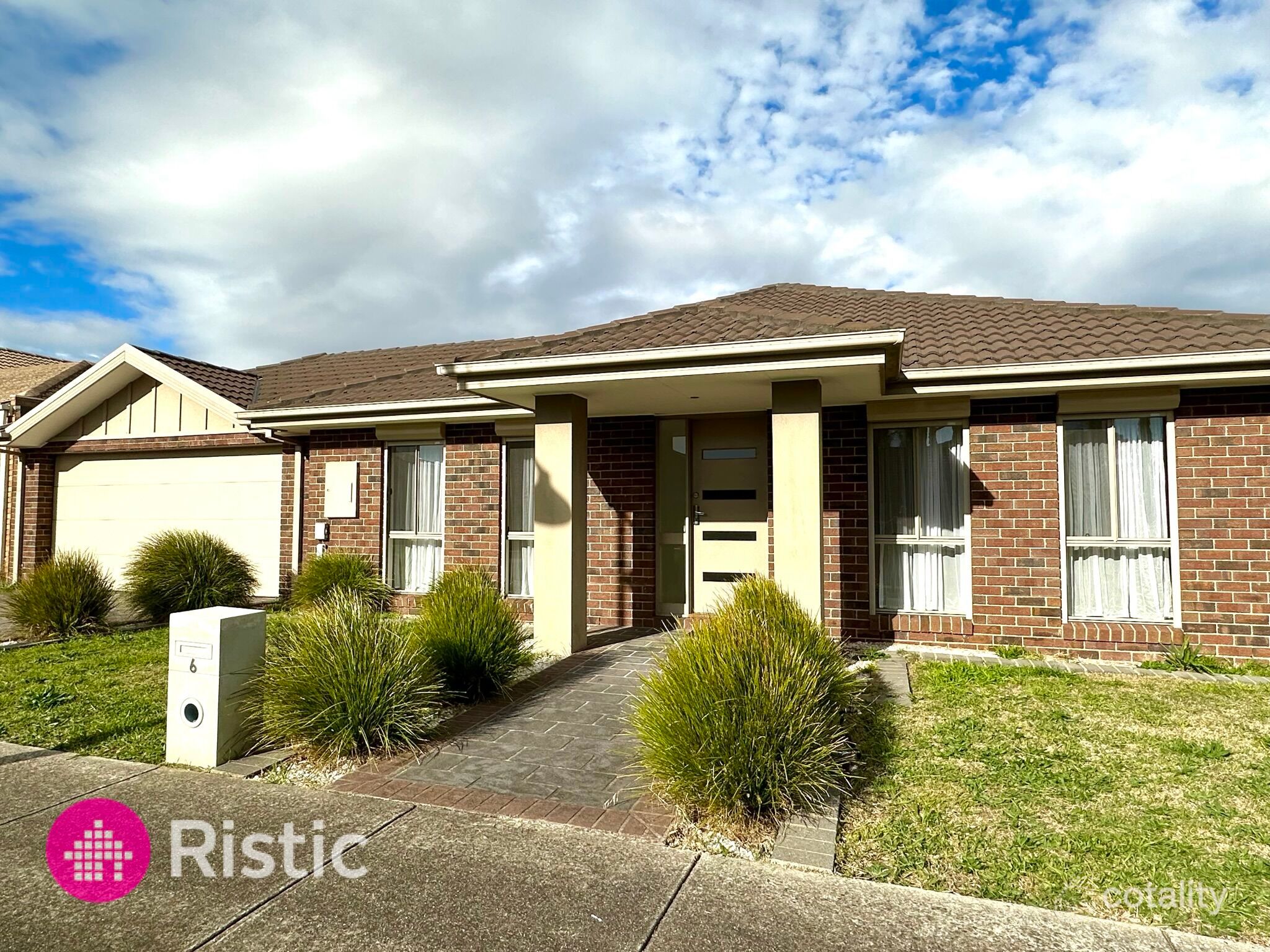 6 Madden Dr, South Morang, VIC 3752