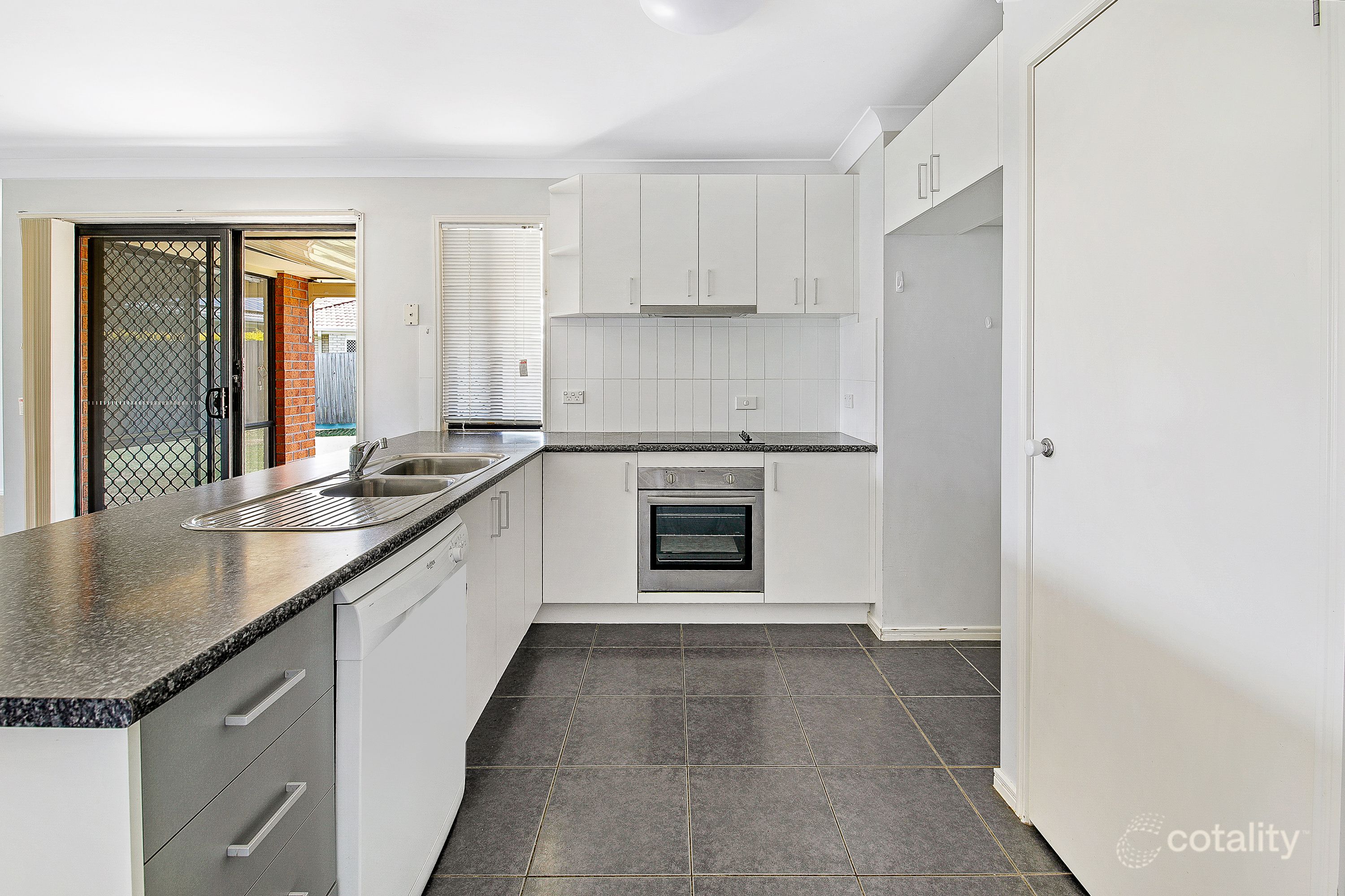6 Camphor Ct, Victoria Point, QLD 4165