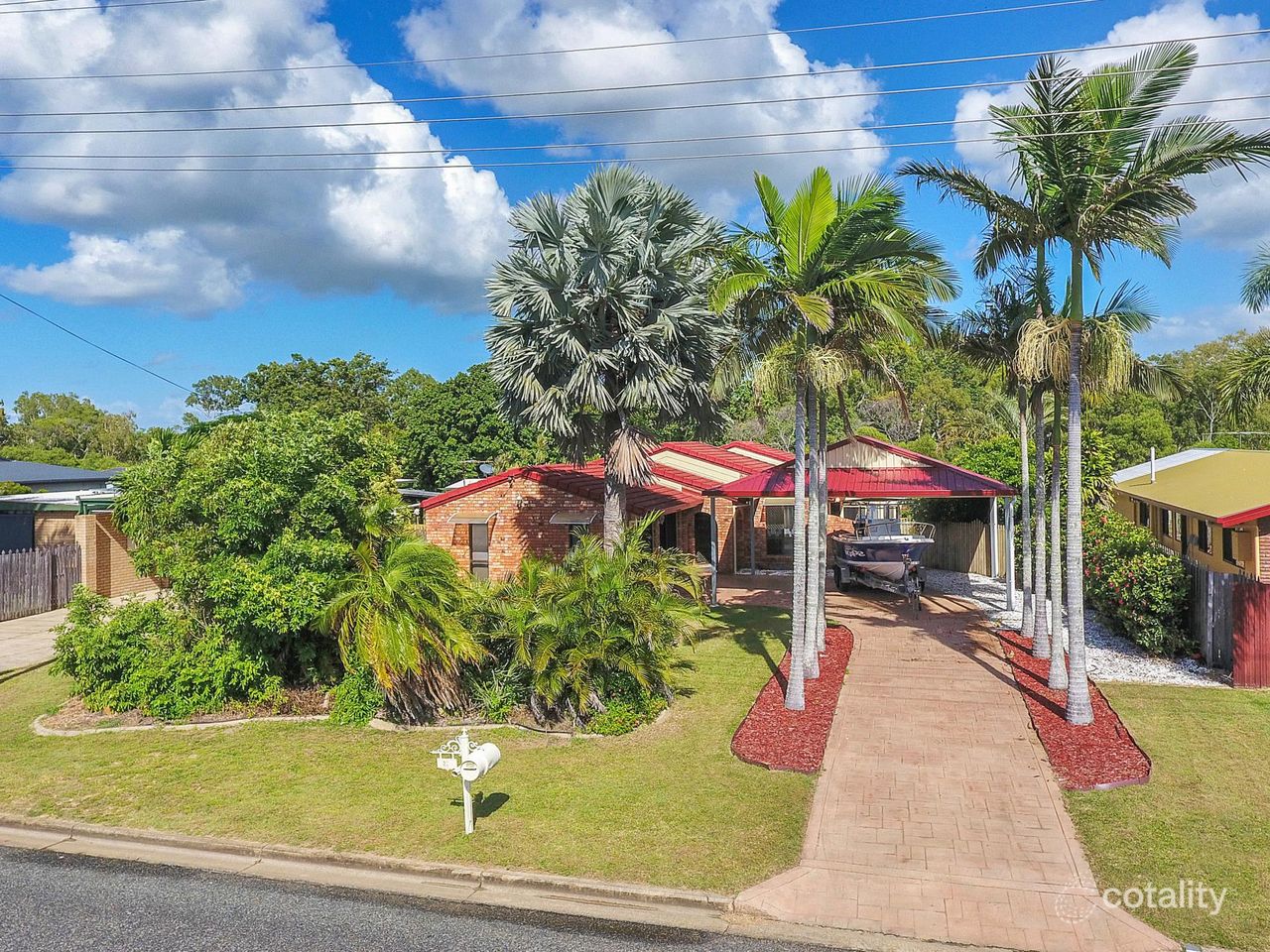 32 Pacific Dr, Blacks Beach, QLD 4740