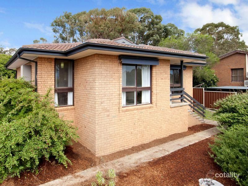 9 Stuckey Pl, Charnwood, ACT 2615