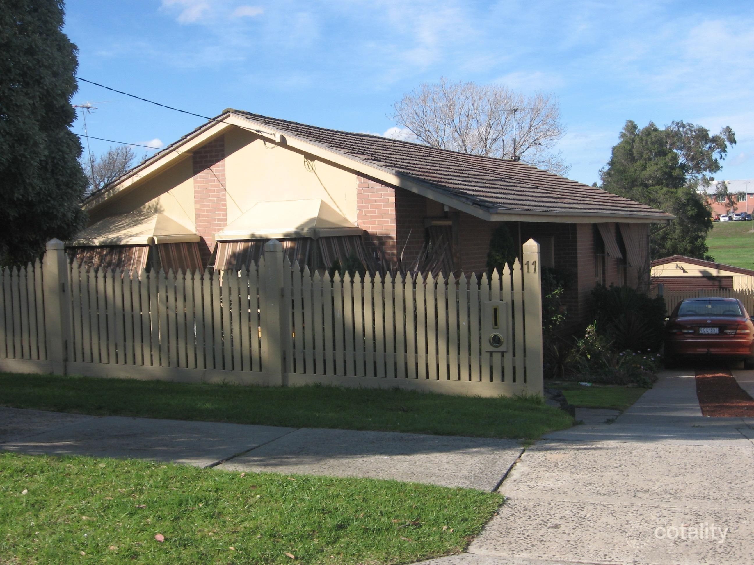 11 Lorraine Cres, Jacana, VIC 3047