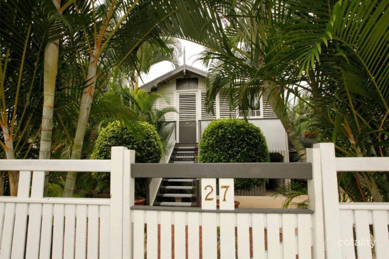 27 Tenth Ave, Railway Estate, QLD 4810
