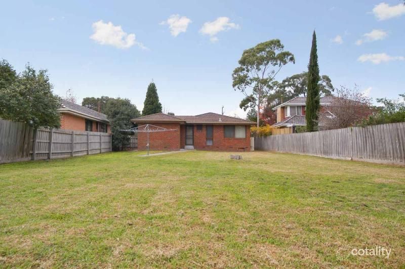 122 Mahoneys Rd, Forest Hill, VIC 3131