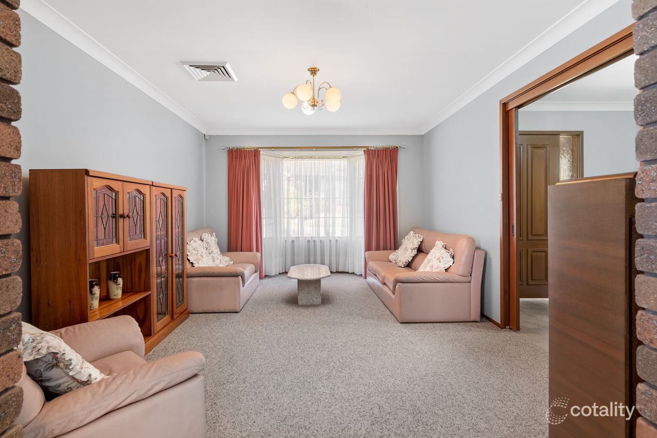 13 O'Malley Pl, Glenfield, NSW 2167