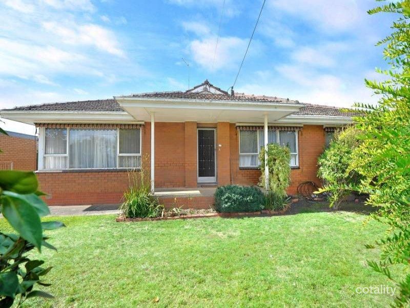 1 Warrina Dr, Delacombe, VIC 3356