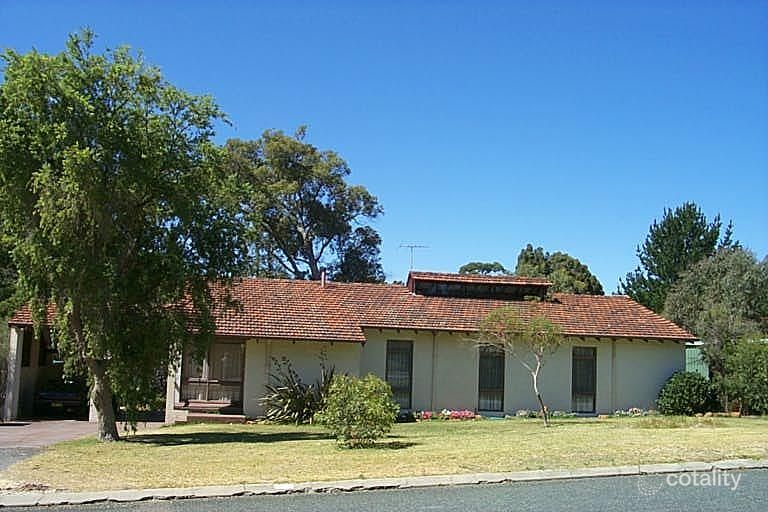 24 Heslop Rd, Lesmurdie, WA 6076