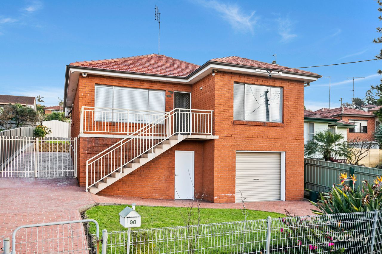 98 First Ave N, Warrawong, NSW 2502