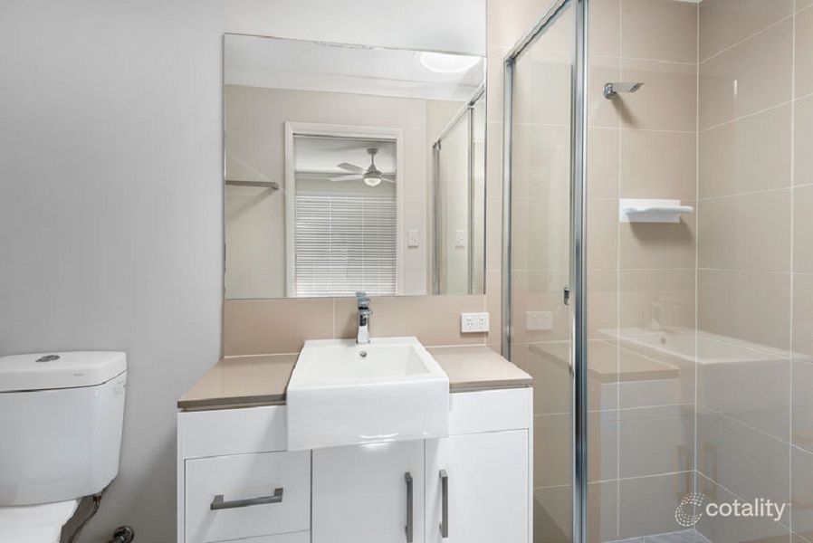 2/194 Alderley St, Centenary Heights, QLD 4350