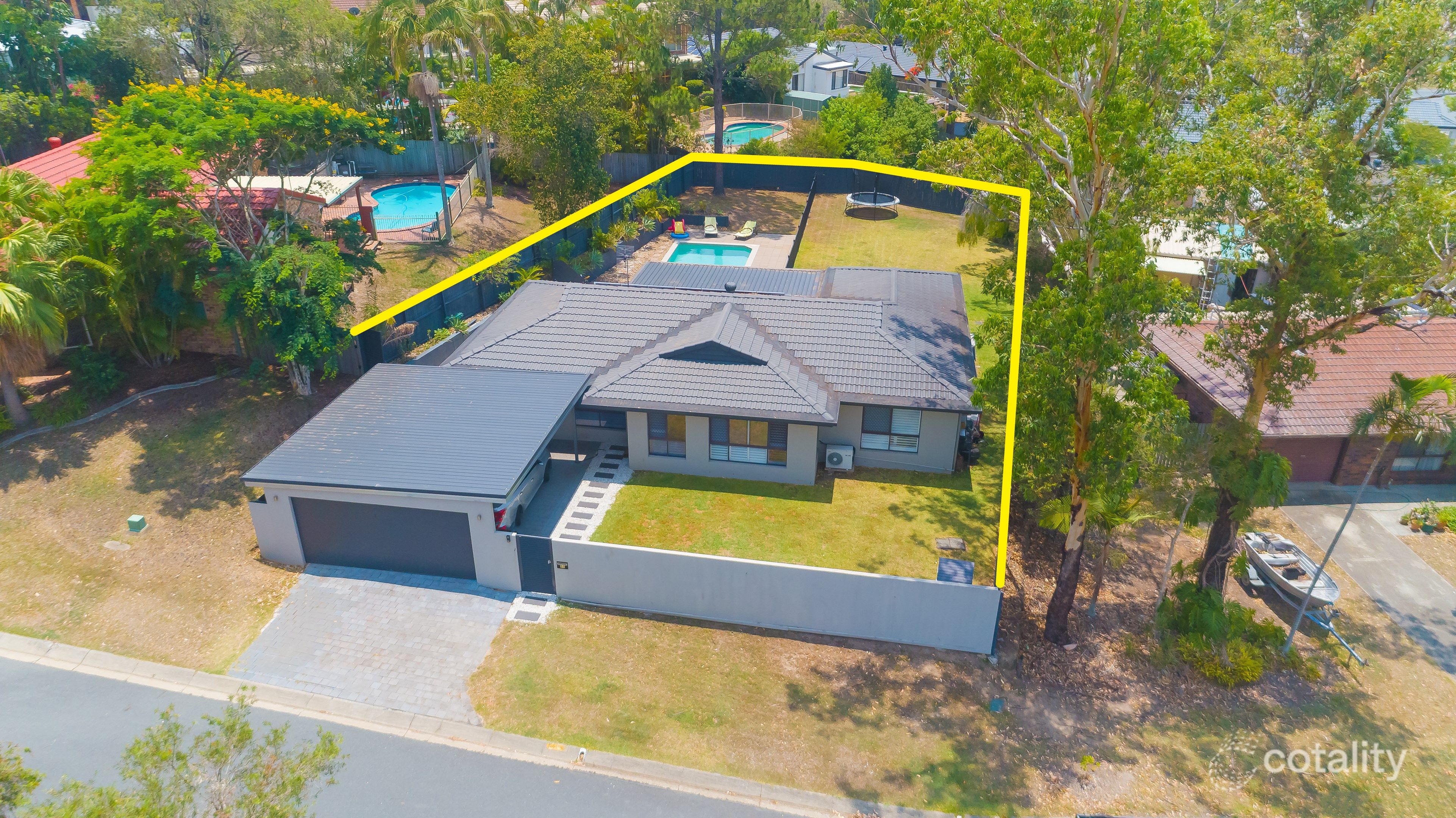 11 Queenscliff Cres, Robina, QLD 4226
