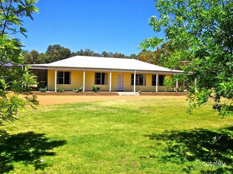 38 Peel Rd, Waroona, WA 6215