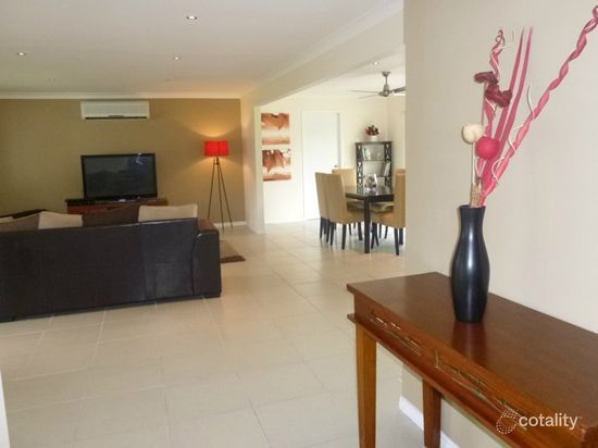 23 Parkes Dr, Helensvale, QLD 4212