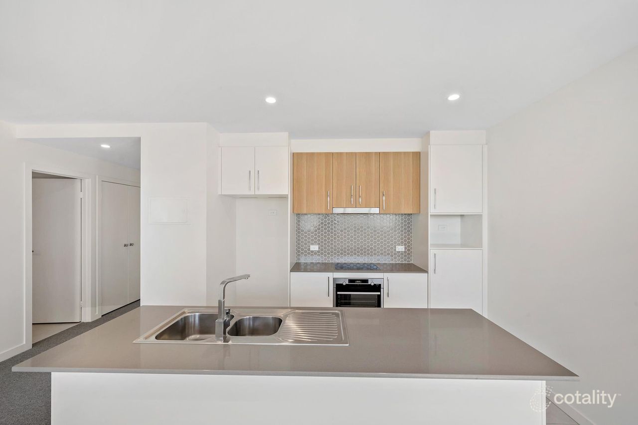18/120 John Gorton Dr, Coombs, ACT 2611