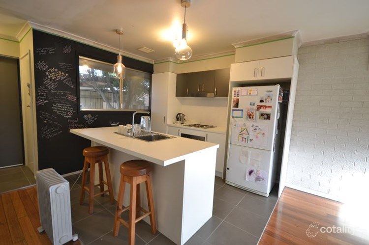 2/8 Mclaren Ave, Cranbourne, VIC 3977