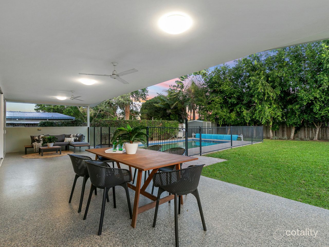 165 Woodward St, Edge Hill, QLD 4870