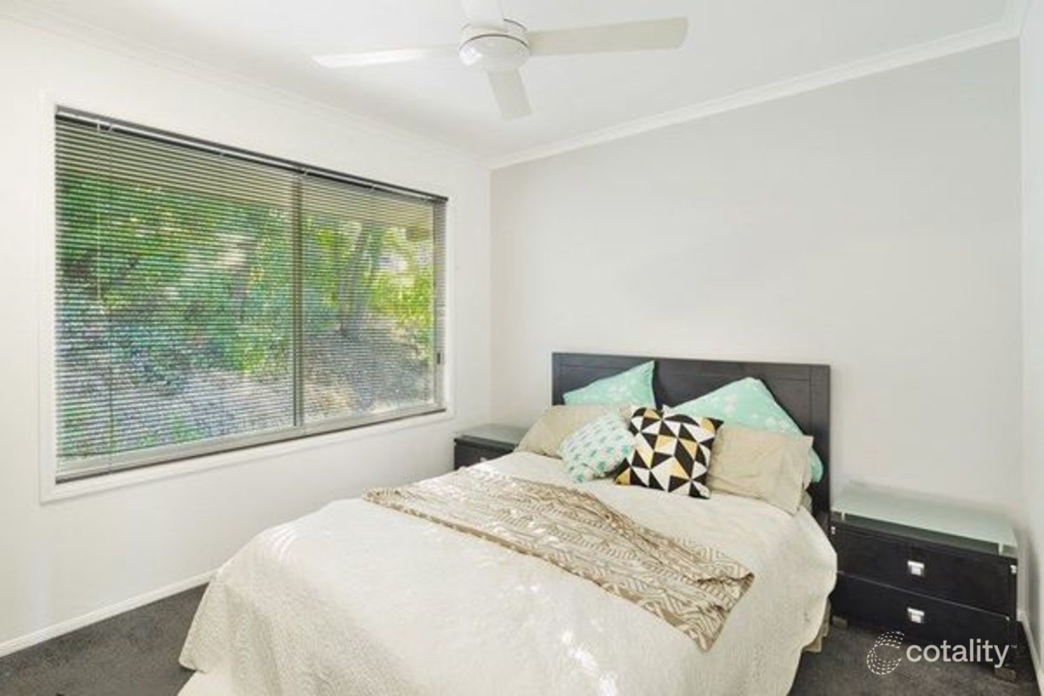 2/9 Macarthur Dr, Cannonvale, QLD 4802