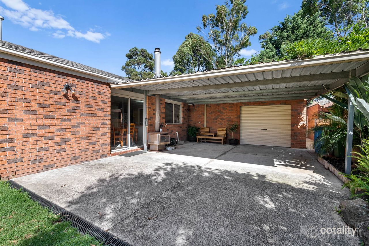 22 Banyalla Dr, Cranbourne West, VIC 3977