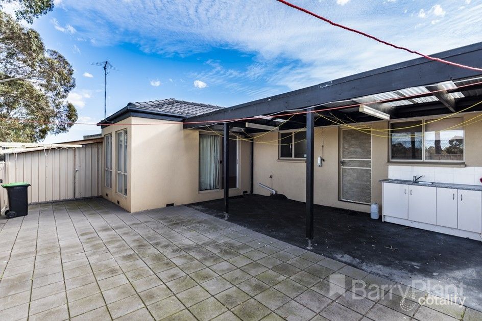 15 Sarona St, Dandenong, VIC 3175