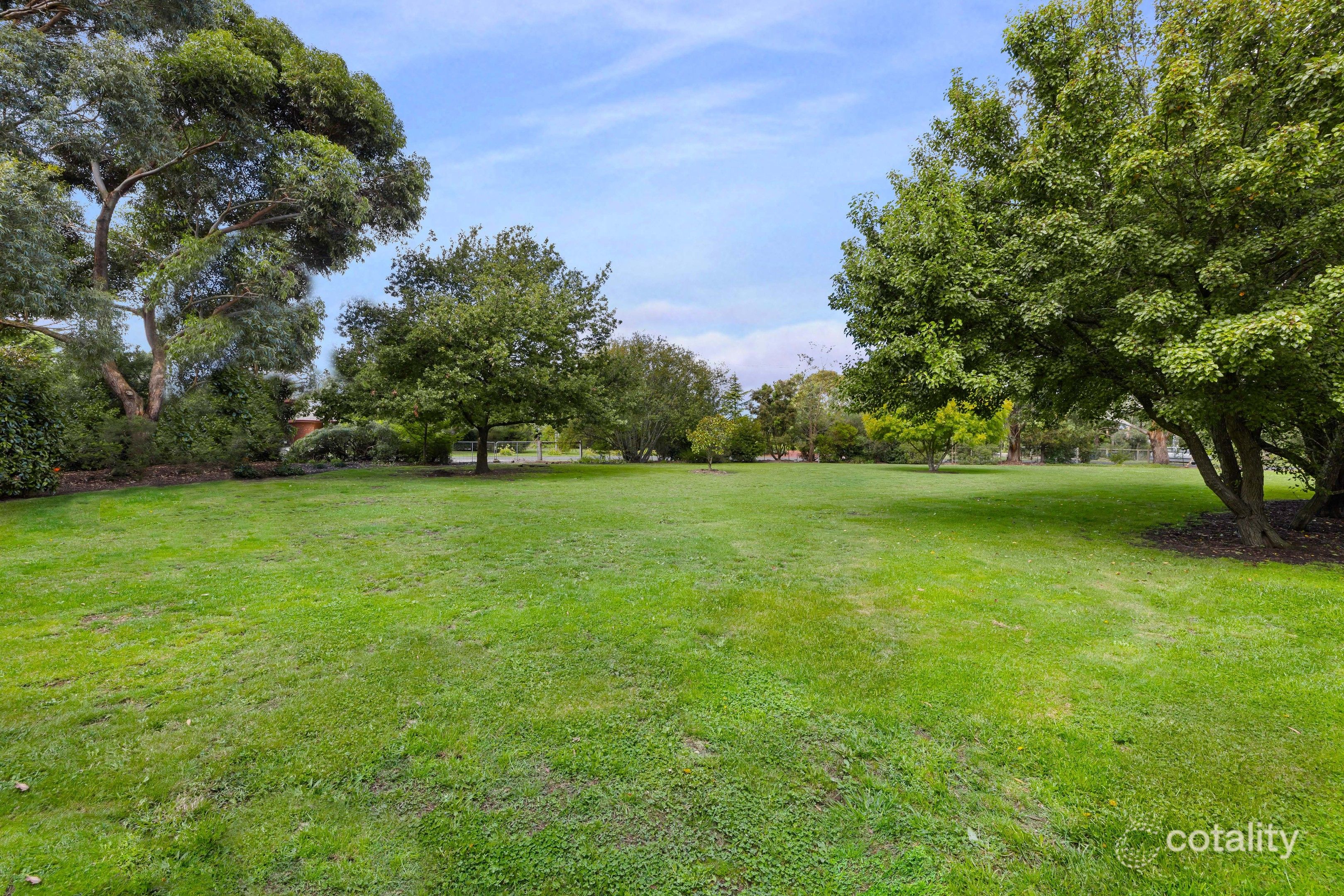 9a Slattery Cres, Gisborne, VIC 3437