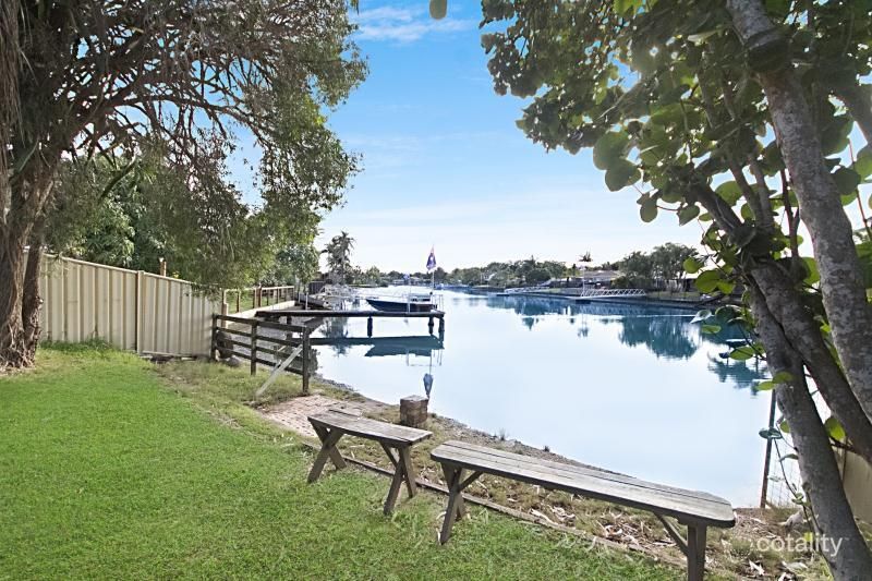 41 Mainsail St, Currumbin Waters, QLD 4223